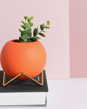 Lady Sitting Pose Polyresin Showpiece